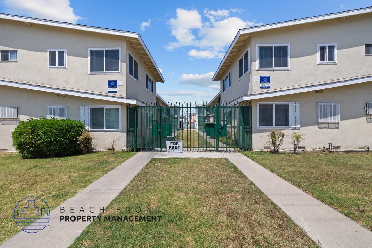 631-635 Grevillea Ave. - Photo 4 of 17