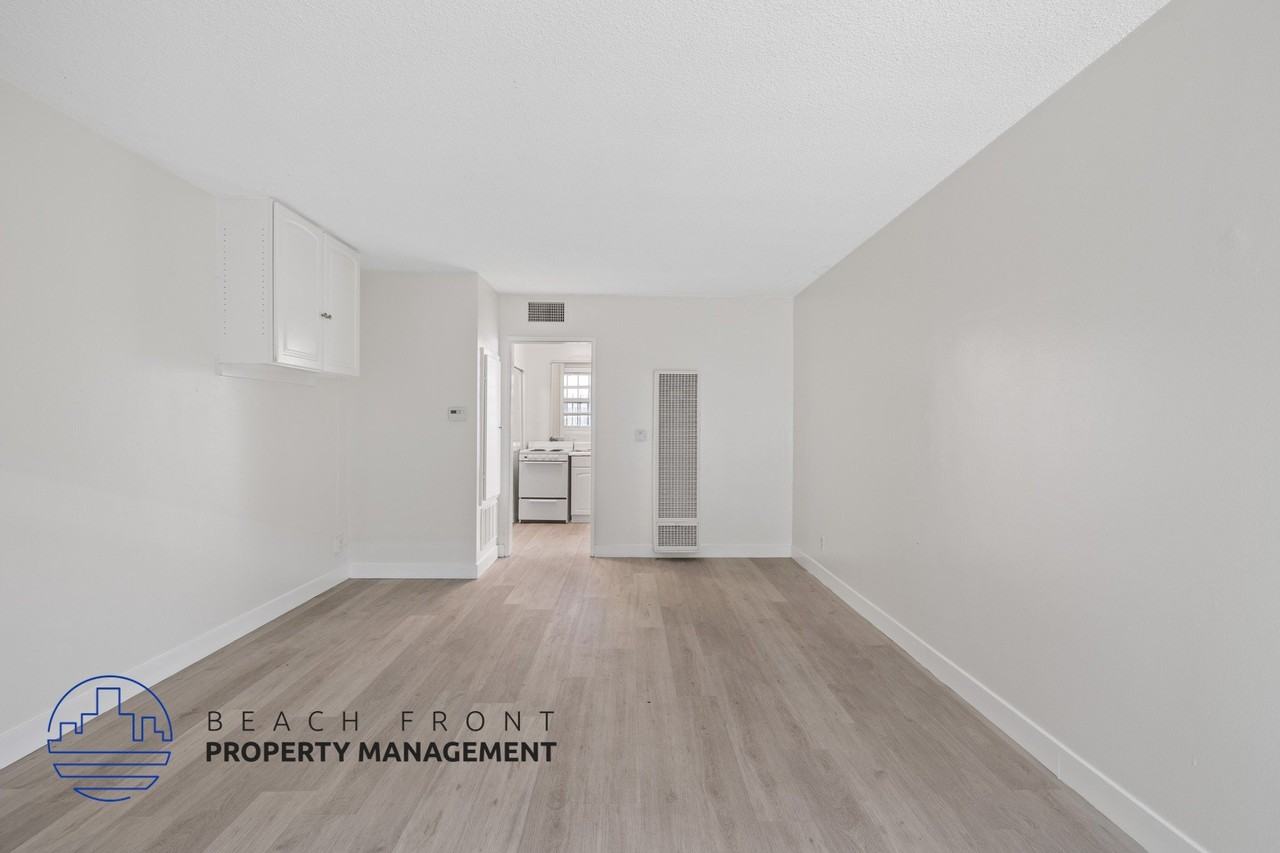 631-635 Grevillea Ave. - Photo 7 of 17