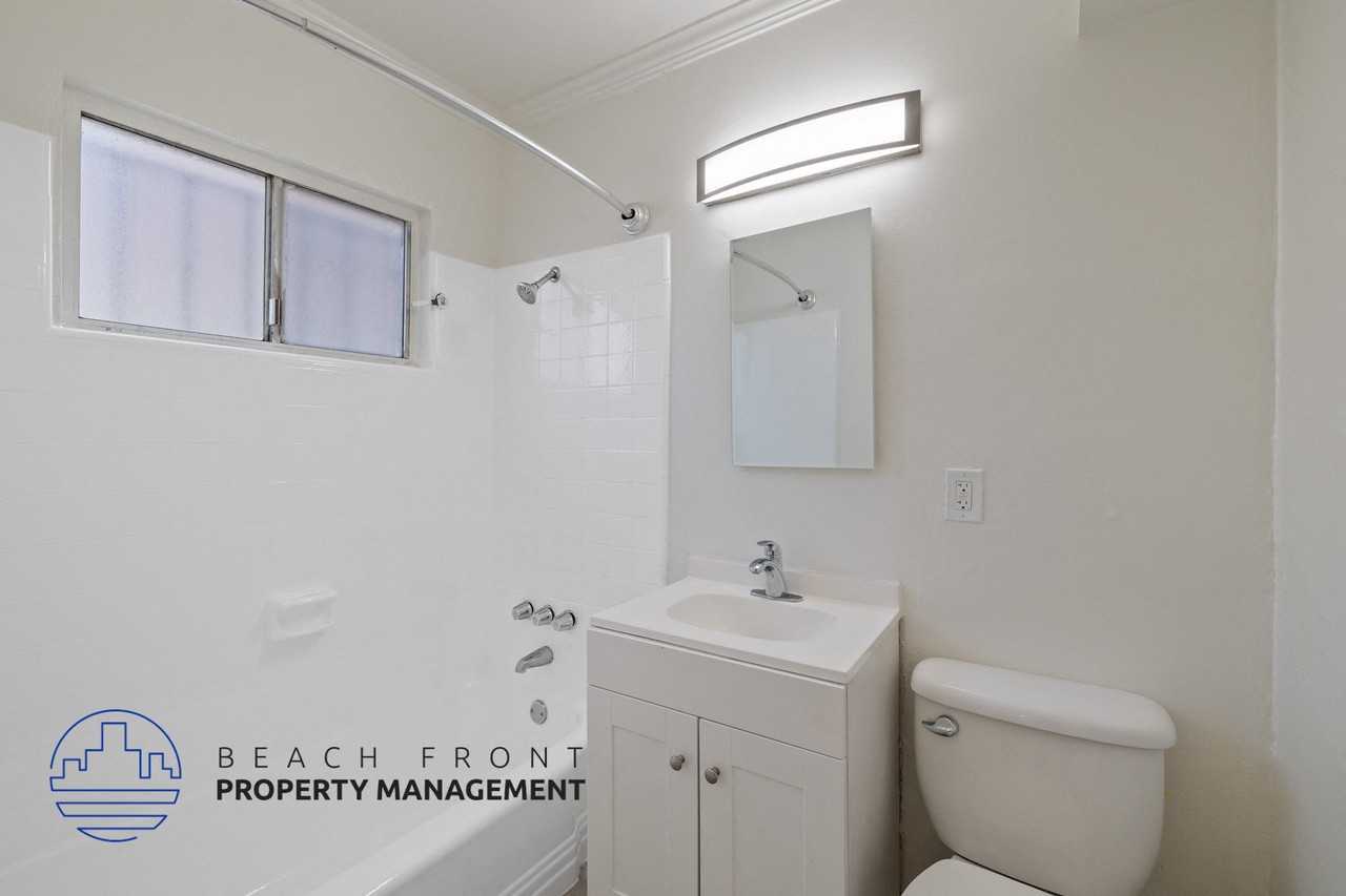 631-635 Grevillea Ave. - Photo 6 of 17