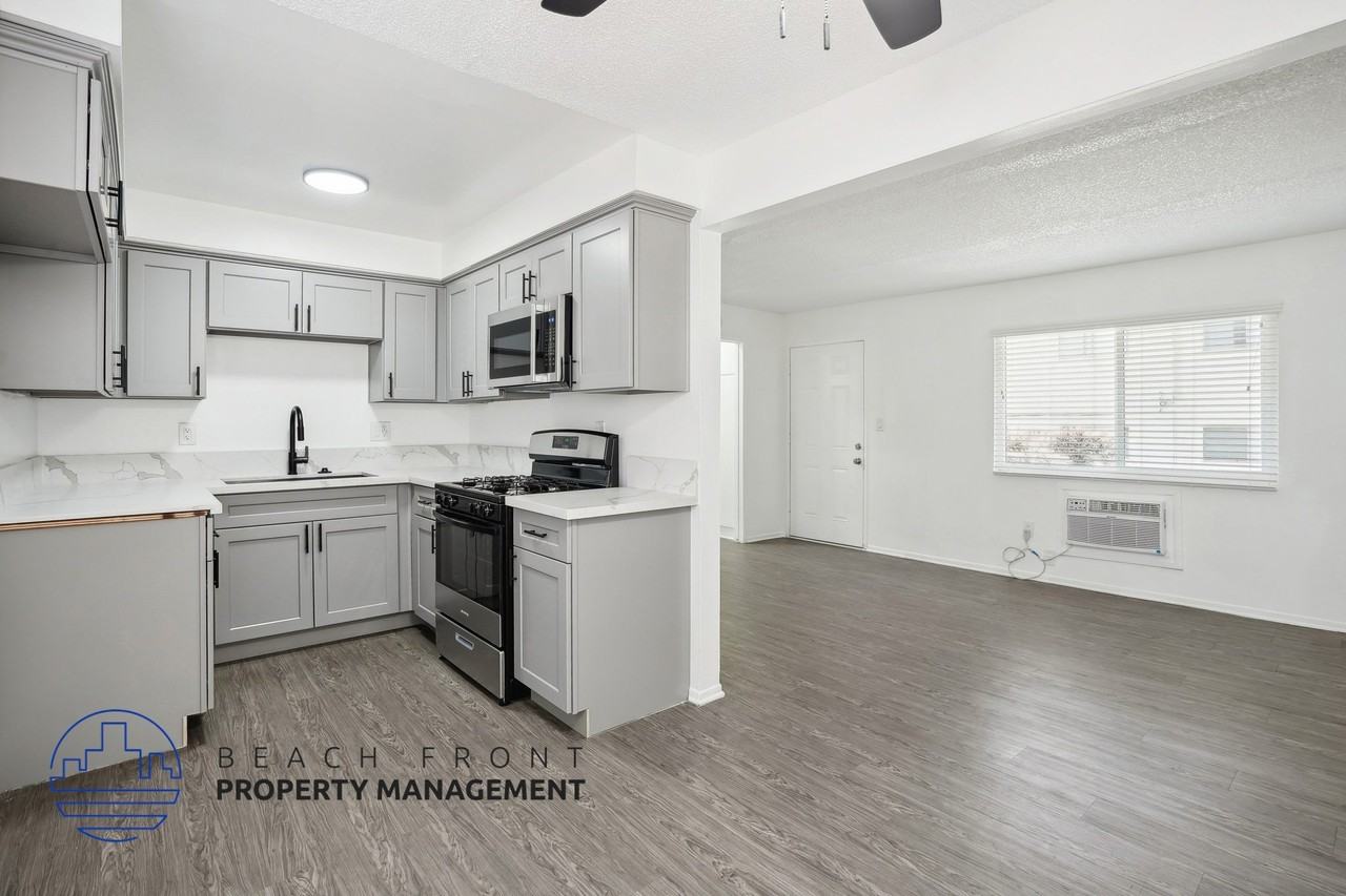 5447 Norwalk Blvd - Photo 2 of 22