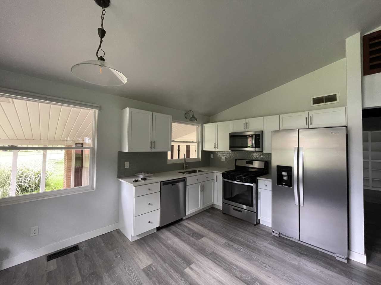 2219 Glendale Avenue - Photo 7 of 24