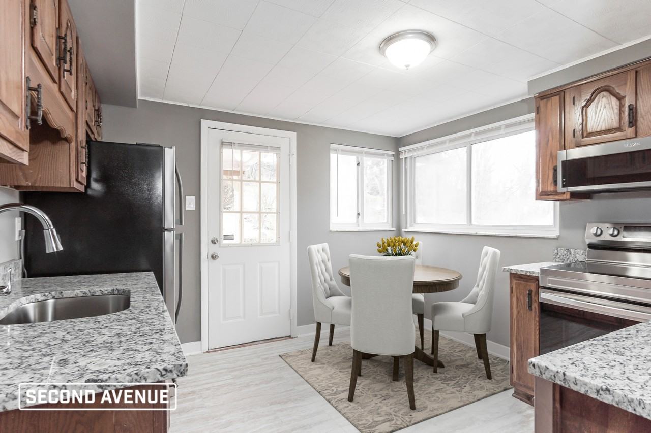 139 Pennoak Dr - Photo 2 of 24