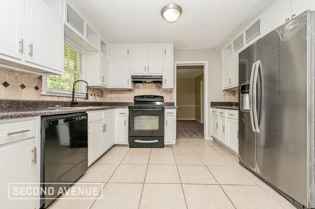 3009 Donavan Way - Photo 2 of 29