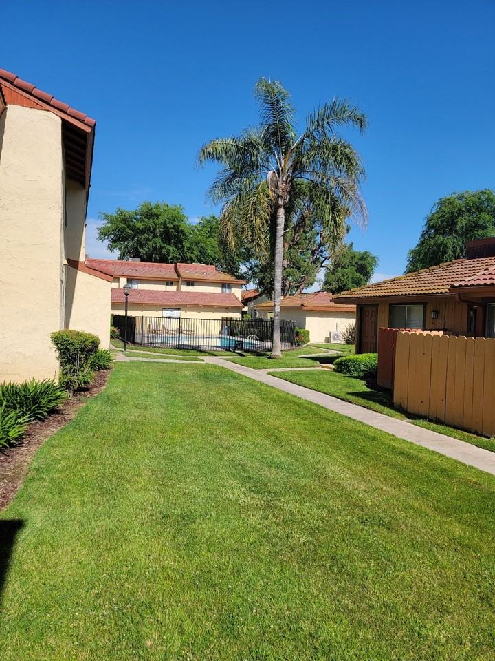 Sunburst Apartments - Photo 5 of 19