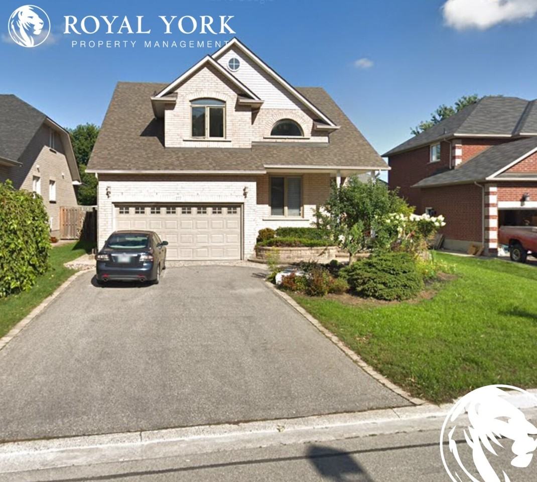 277 Ryerson Crescent. Oshawa, Ontario L1G 8B7 - Photo 2 of 19