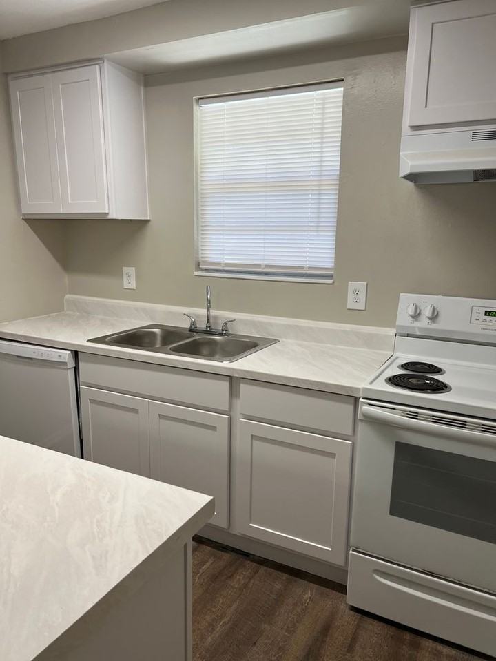 Lions Head Apartments - Photo 3 of 14
