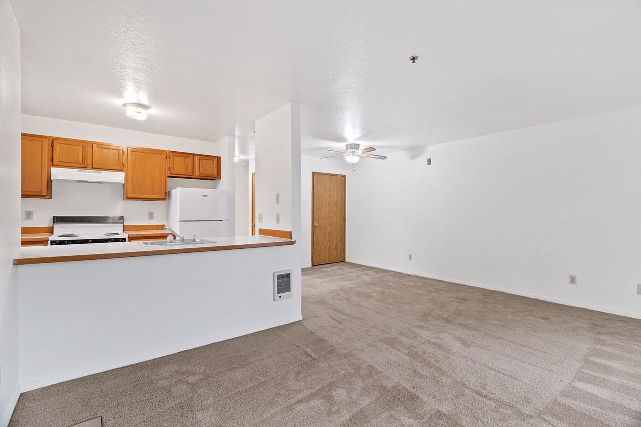 Hoodview Apartments - Photo 2 of 11