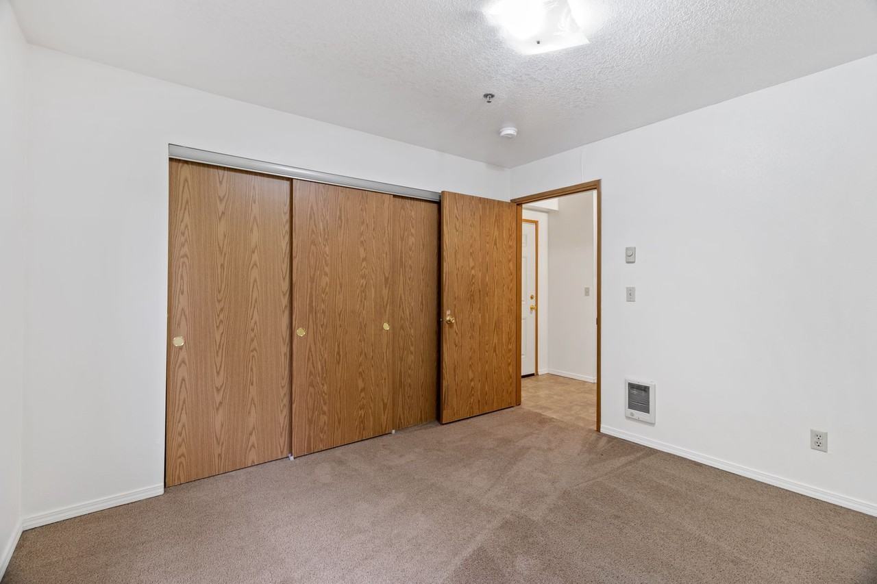 Hoodview Apartments - Photo 7 of 11