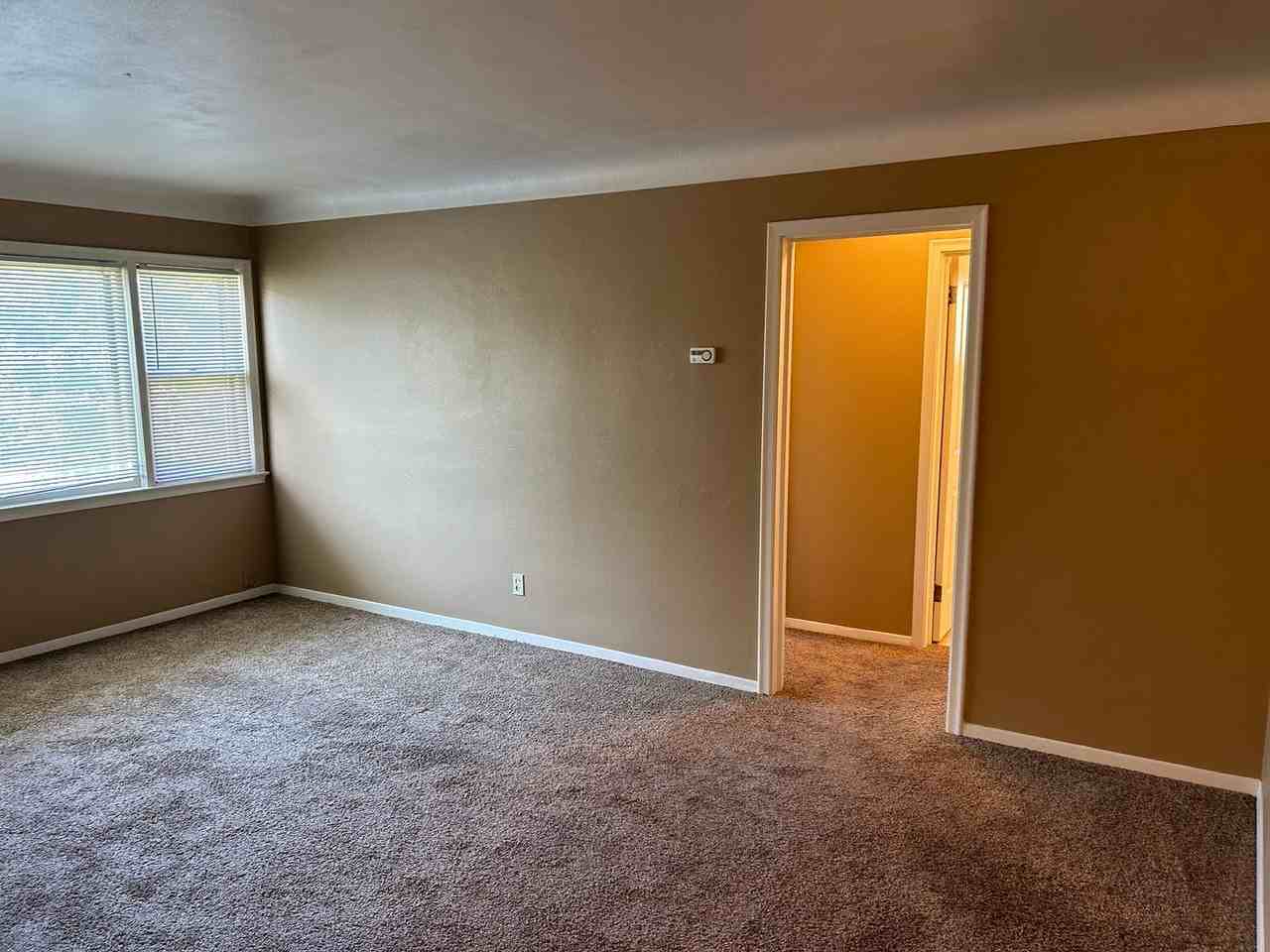 97 Orme Street East #102 - Photo 4 of 11