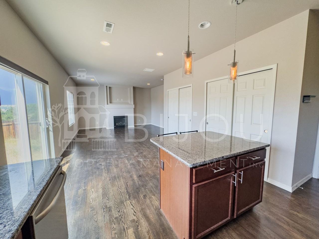 3760 Scott Ln - Photo 7 of 21