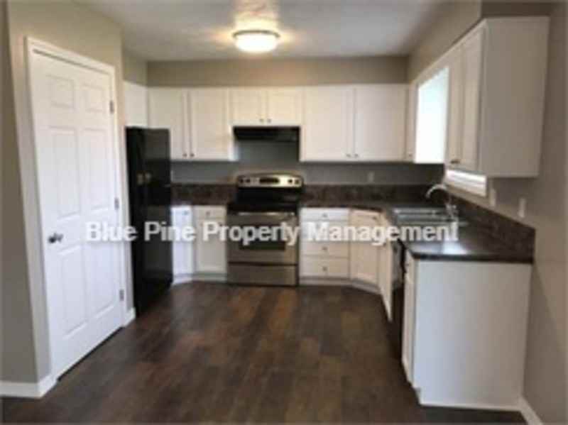 465 Lyn Ave - Photo 3 of 19