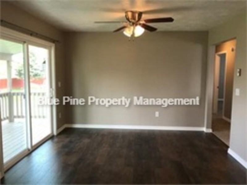 465 Lyn Ave - Photo 4 of 19