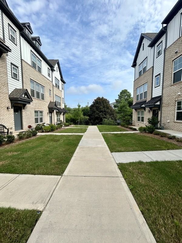 215 Maidstone Trl - Photo 2 of 23