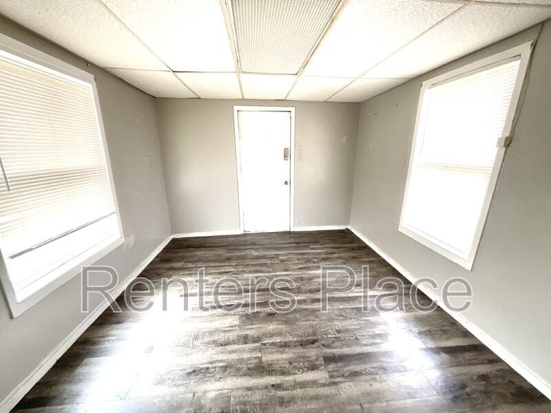 517 S 40th West Ave Unit B - Photo 2 of 7