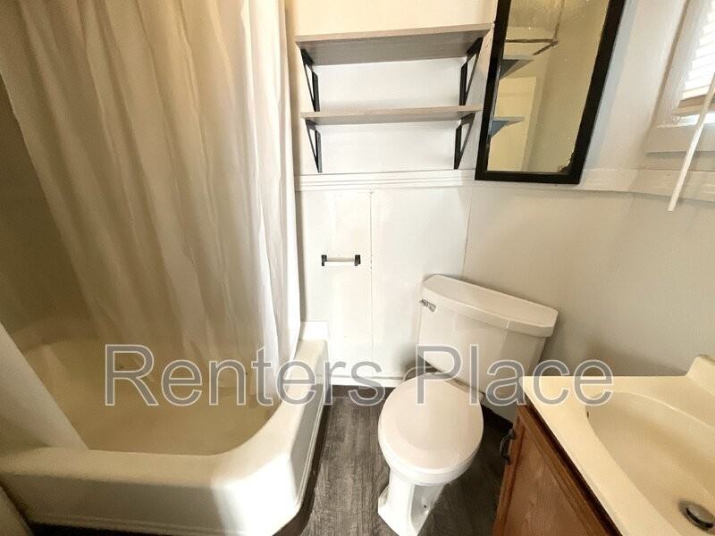 517 S 40th West Ave Unit B - Photo 3 of 7