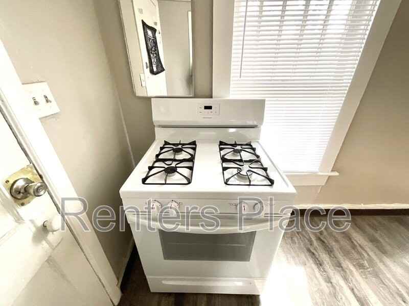 517 S 40th West Ave Unit B - Photo 6 of 7