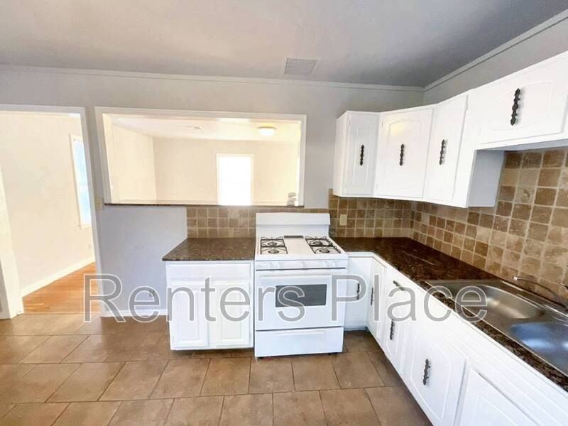 1208 S Erie Ave - Photo 2 of 12