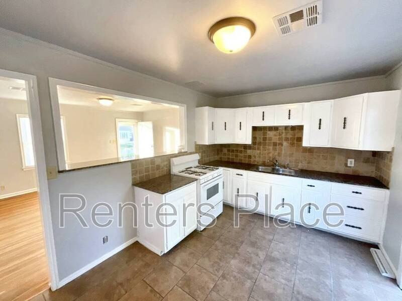 1208 S Erie Ave - Photo 7 of 12