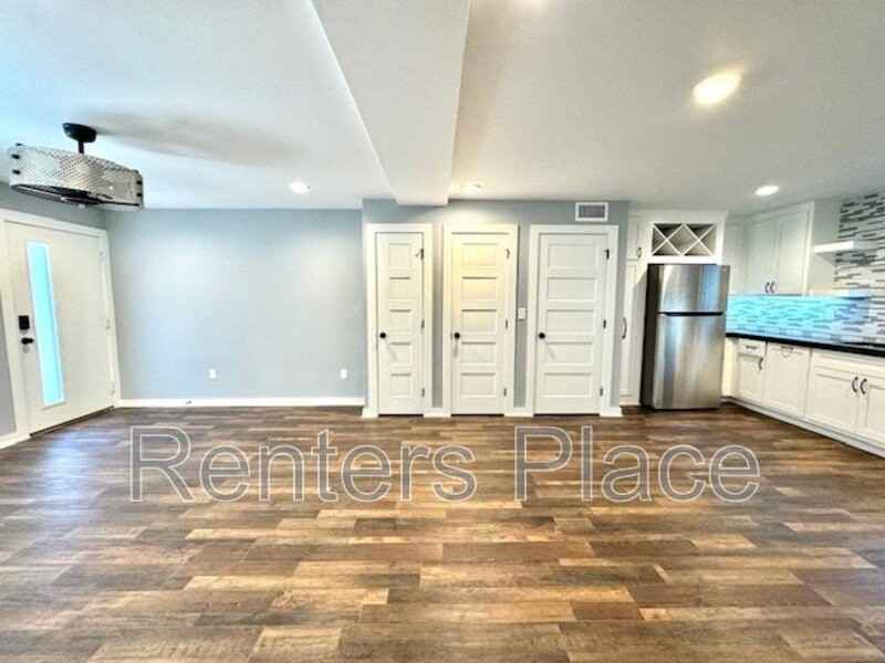 807 S Trenton Ave #2 - Photo 2 of 7