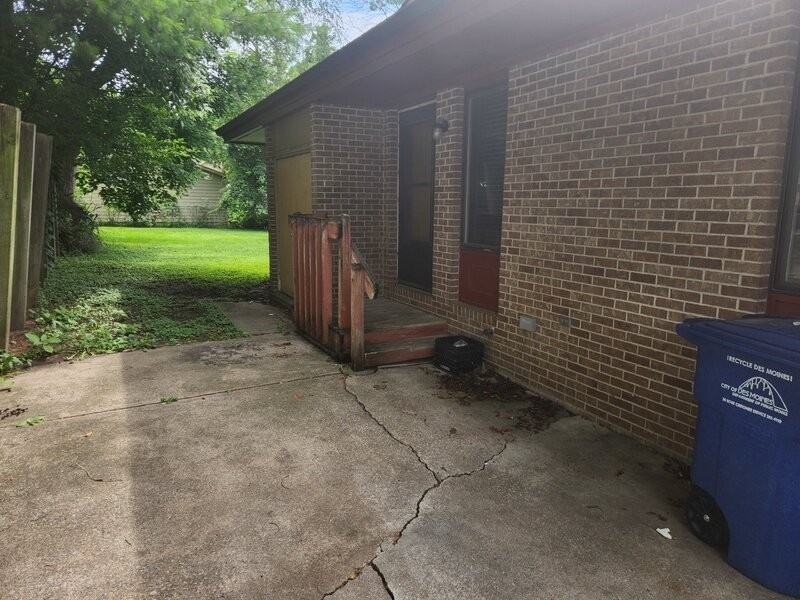 604 Broad St - Photo 2 of 17