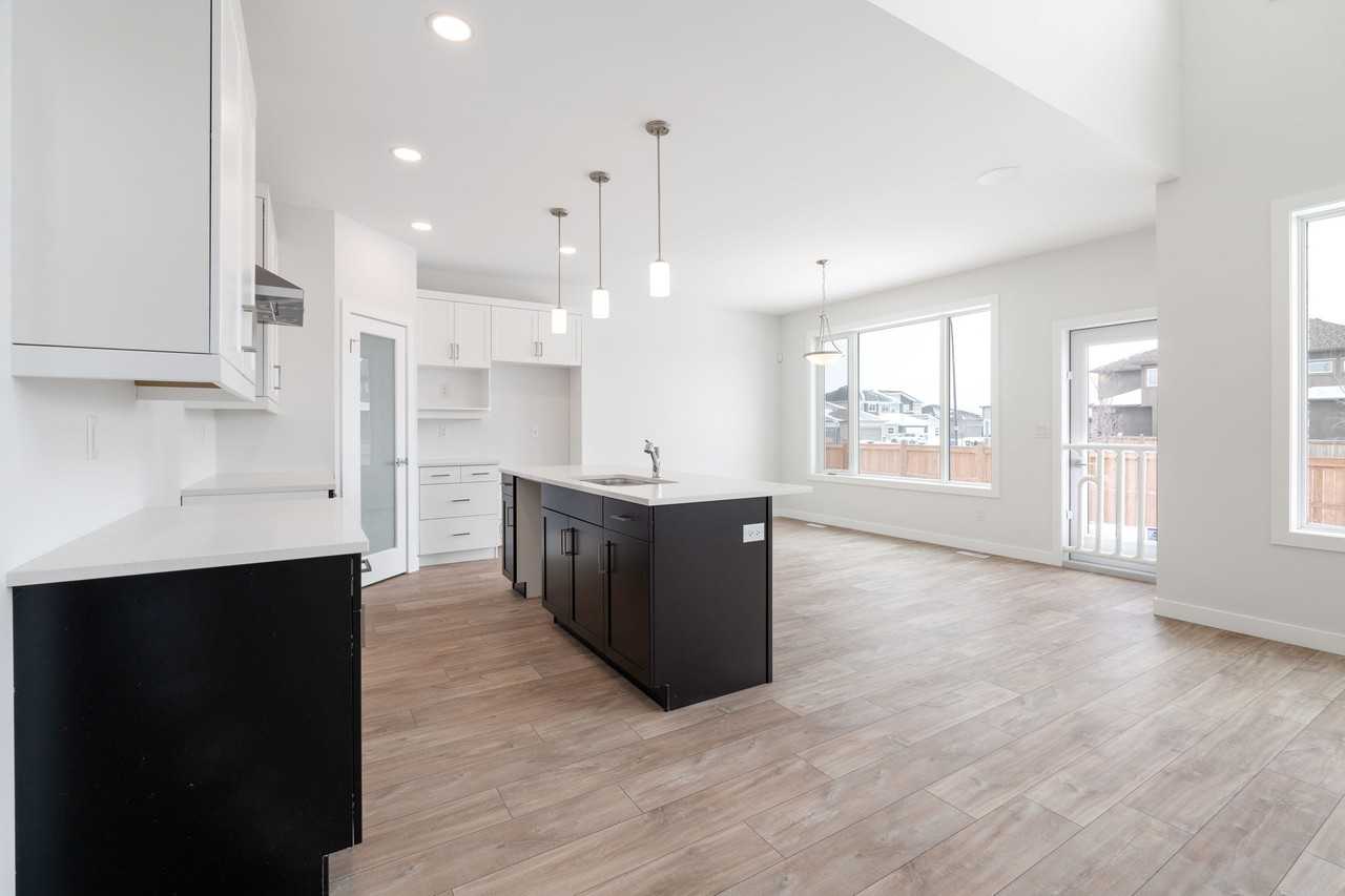 343 Yellow Moon Cres - Photo 2 of 25