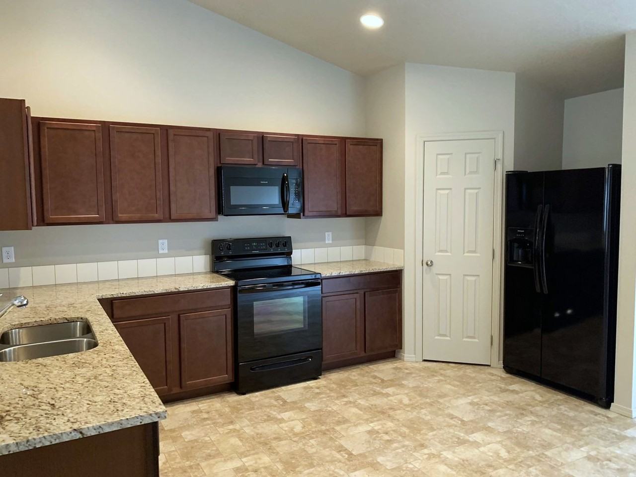12575 W Hidden Point Dr - Photo 6 of 29
