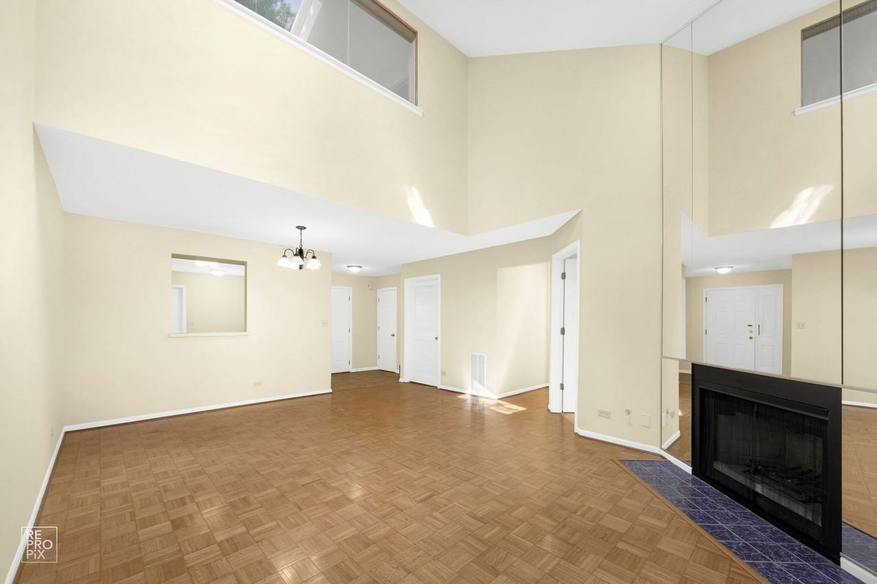 1081 Courtland Drive - Photo 3 of 13