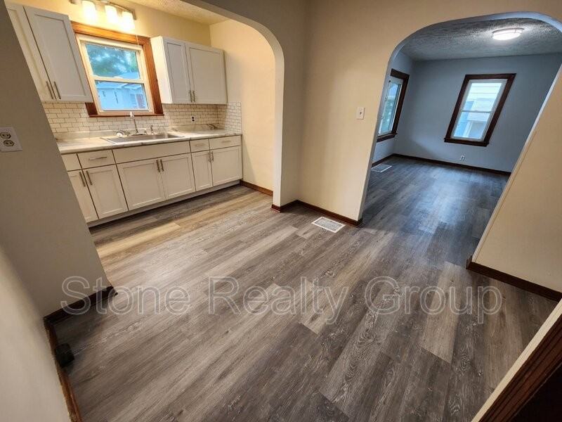 1721 N 25th St - Photo 5 of 15