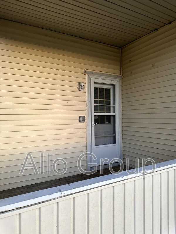 9878 Canterbury Rd #2 - Photo 6 of 7