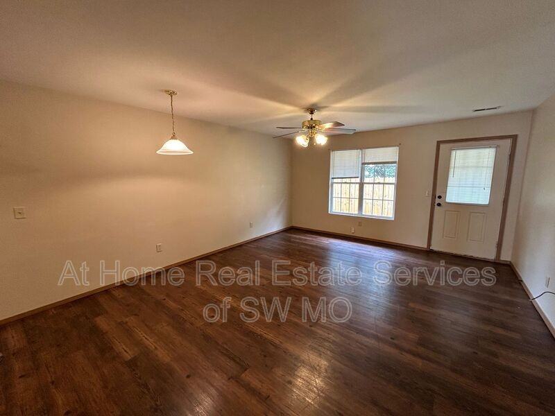 1133 S Clifton Ave - Photo 2 of 7