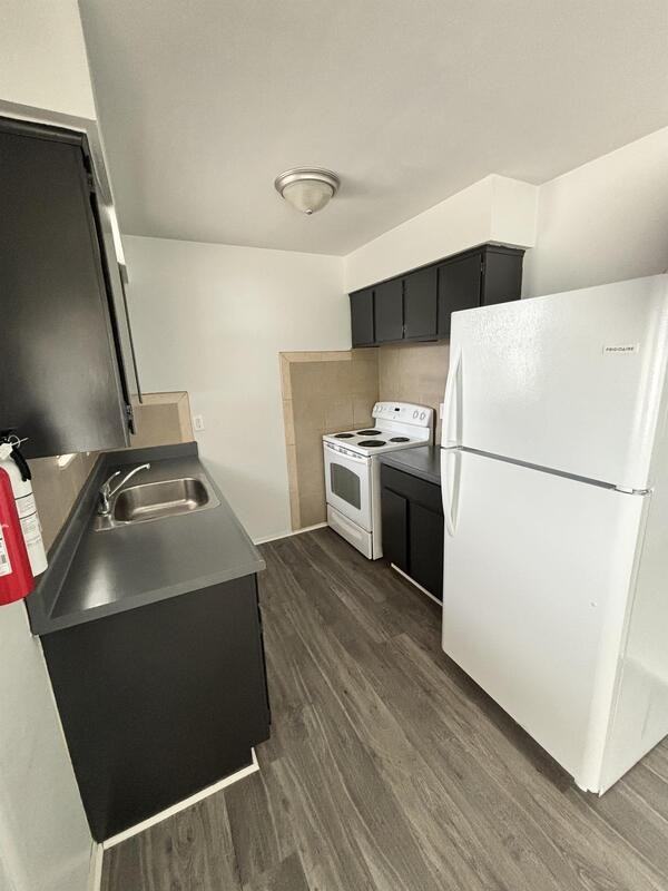 4083 Hazel Ave - Photo 3 of 8