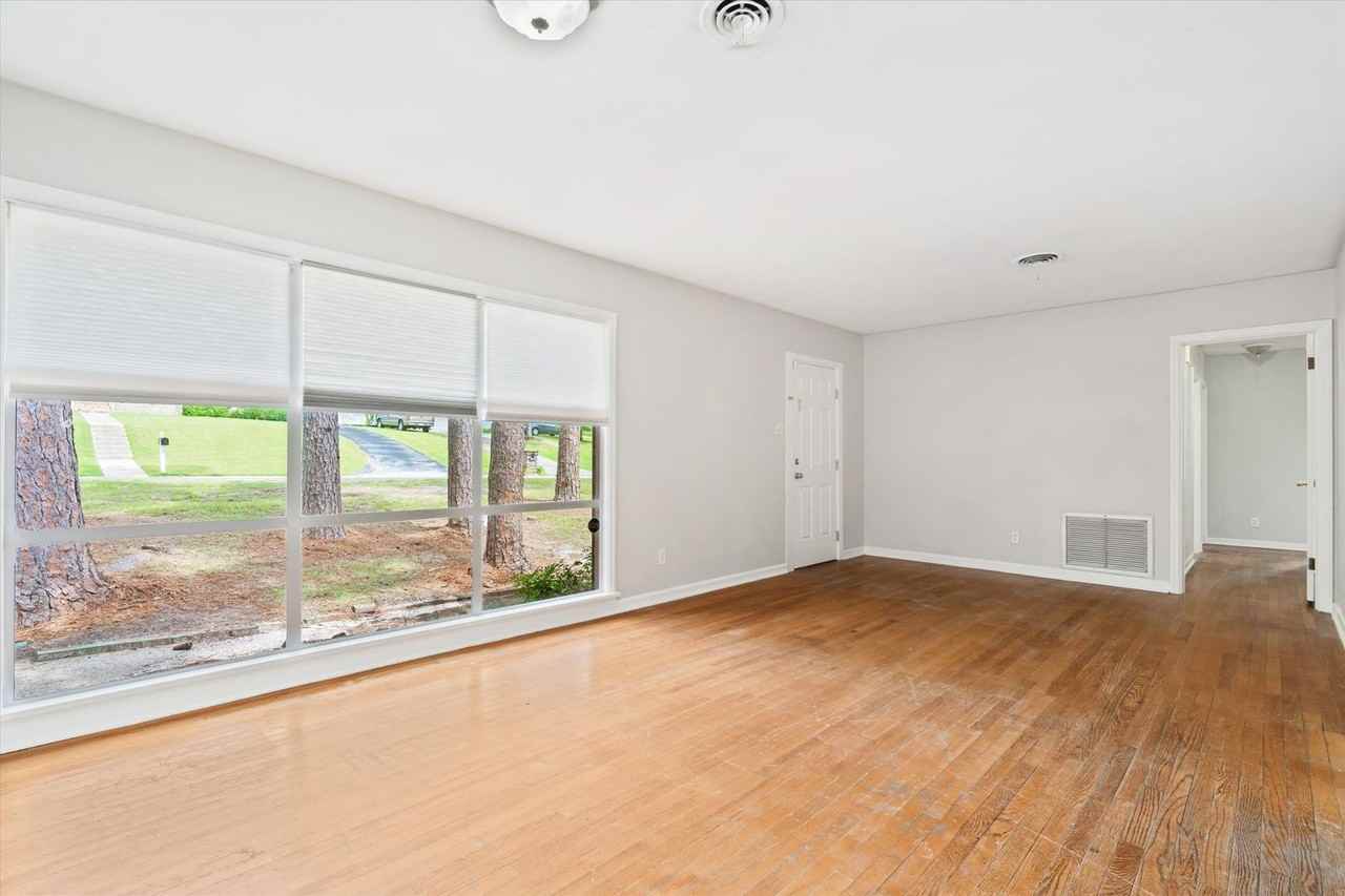 4159 Winchester Dr - Photo 3 of 21