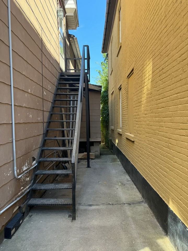 606 3rd Ave - Photo 3 of 27