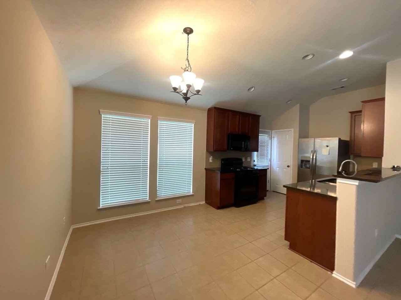 20130 Breezy Oak Ct - Photo 4 of 10