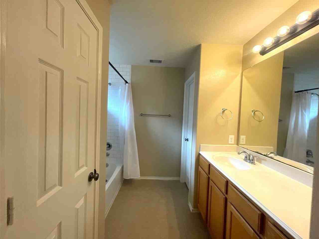 20130 Breezy Oak Ct - Photo 7 of 10