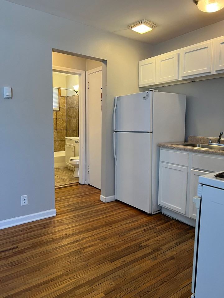 Golden Valley Apartments - Photo 4 of 9