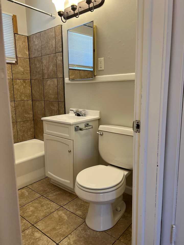 Golden Valley Apartments - Photo 6 of 9