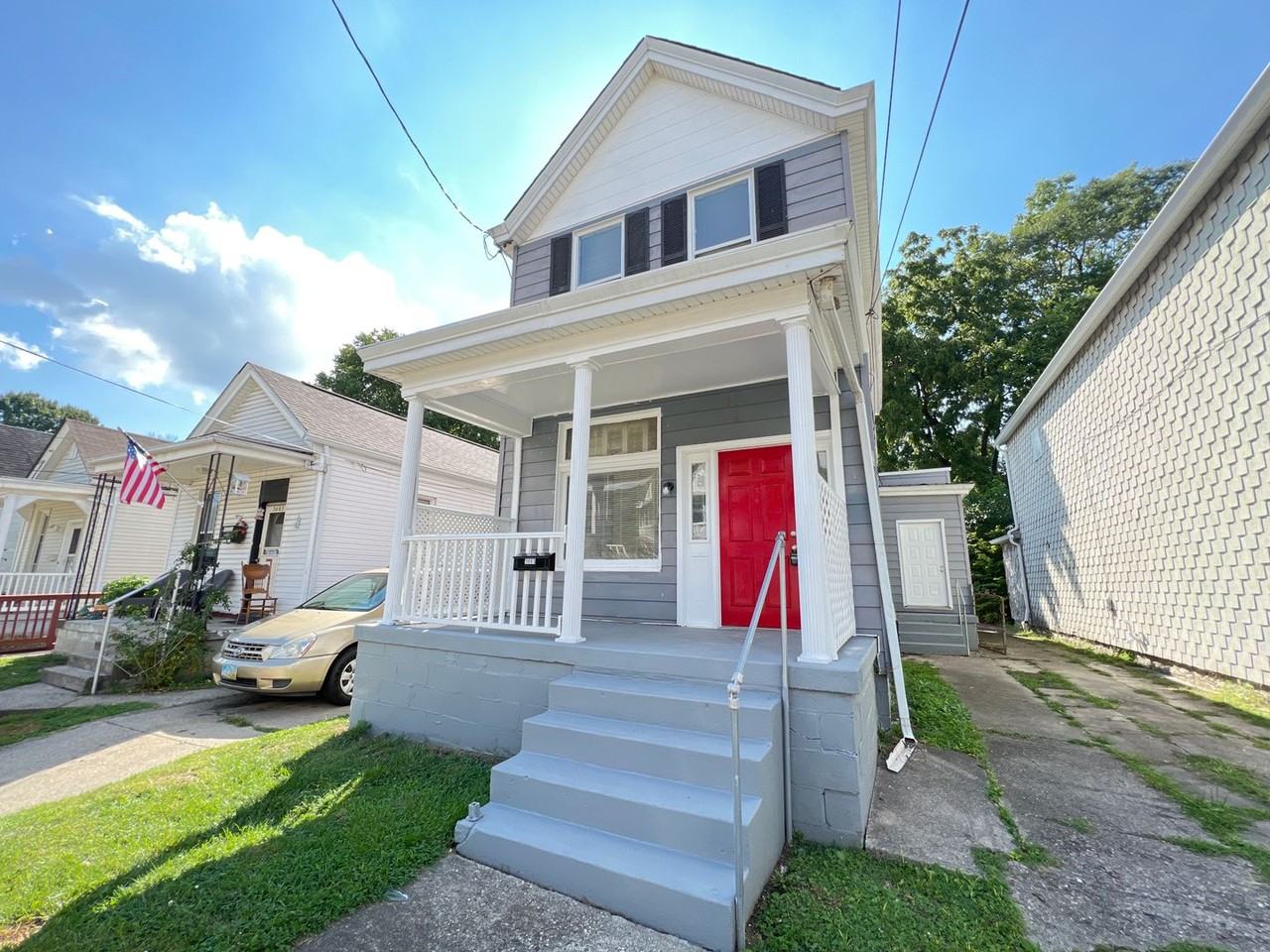 5665 Prosser Ave - Photo 3 of 40