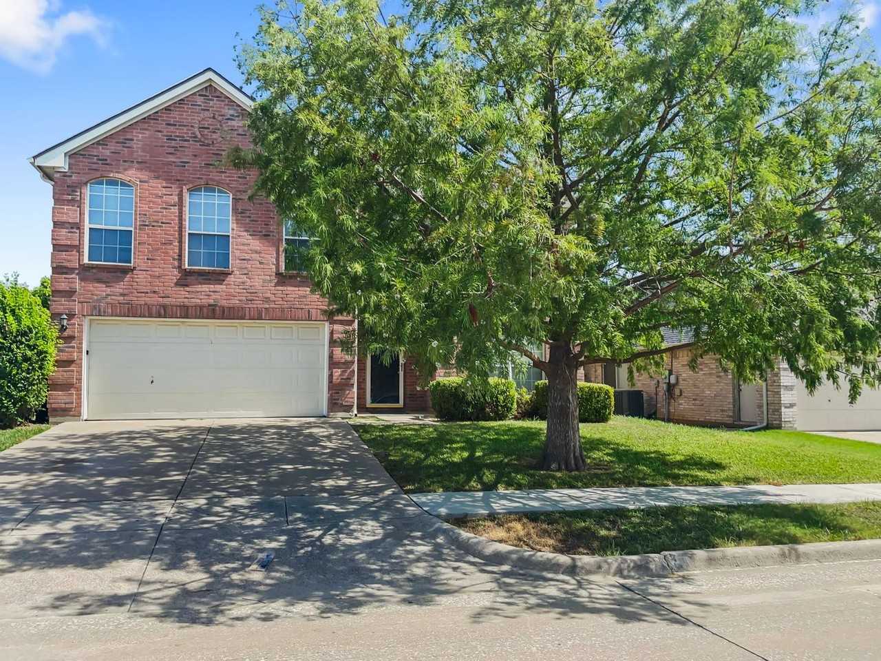 303 Quail Meadows Ln - Photo 2 of 23