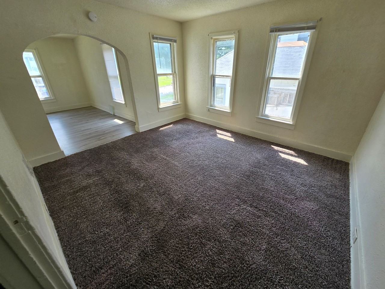 RENT SUX - 921-23 12TH ST - Photo 2 of 5