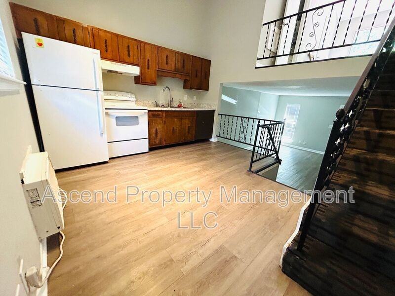 557 Cranberry Way - Photo 4 of 13