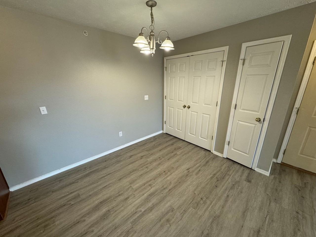 1040 S Clifton Ave #A - Photo 3 of 10