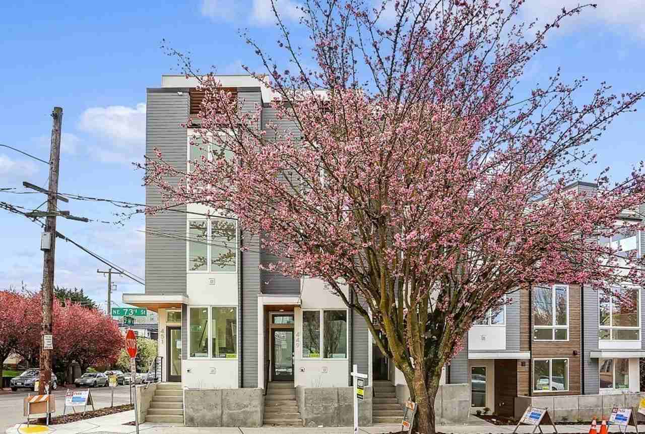447 Ne 73rd St - Photo 2 of 41