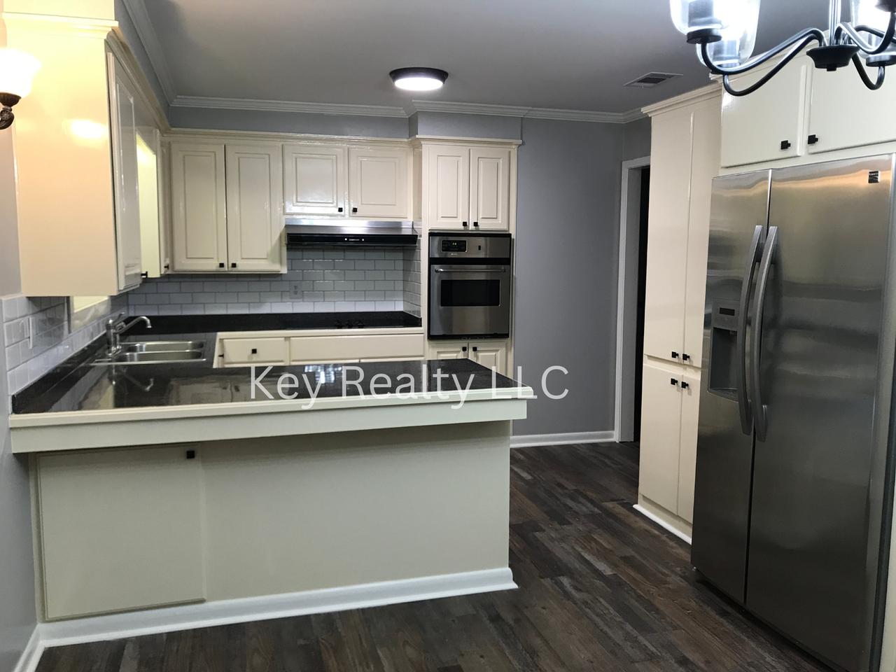 328 Iris Park Dr - Photo 2 of 12