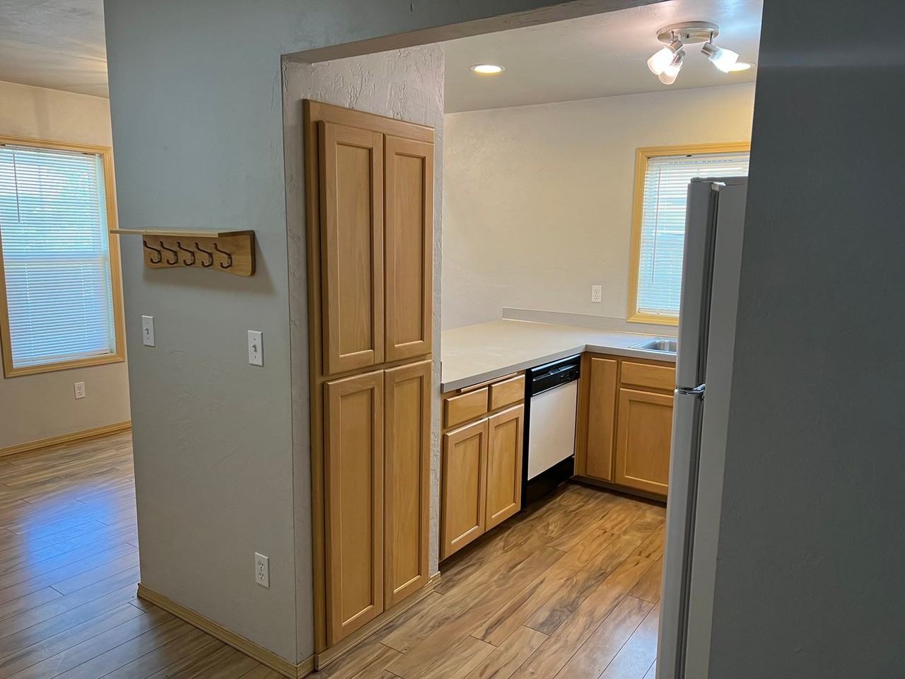 1545 Lincoln St #A - Photo 7 of 30