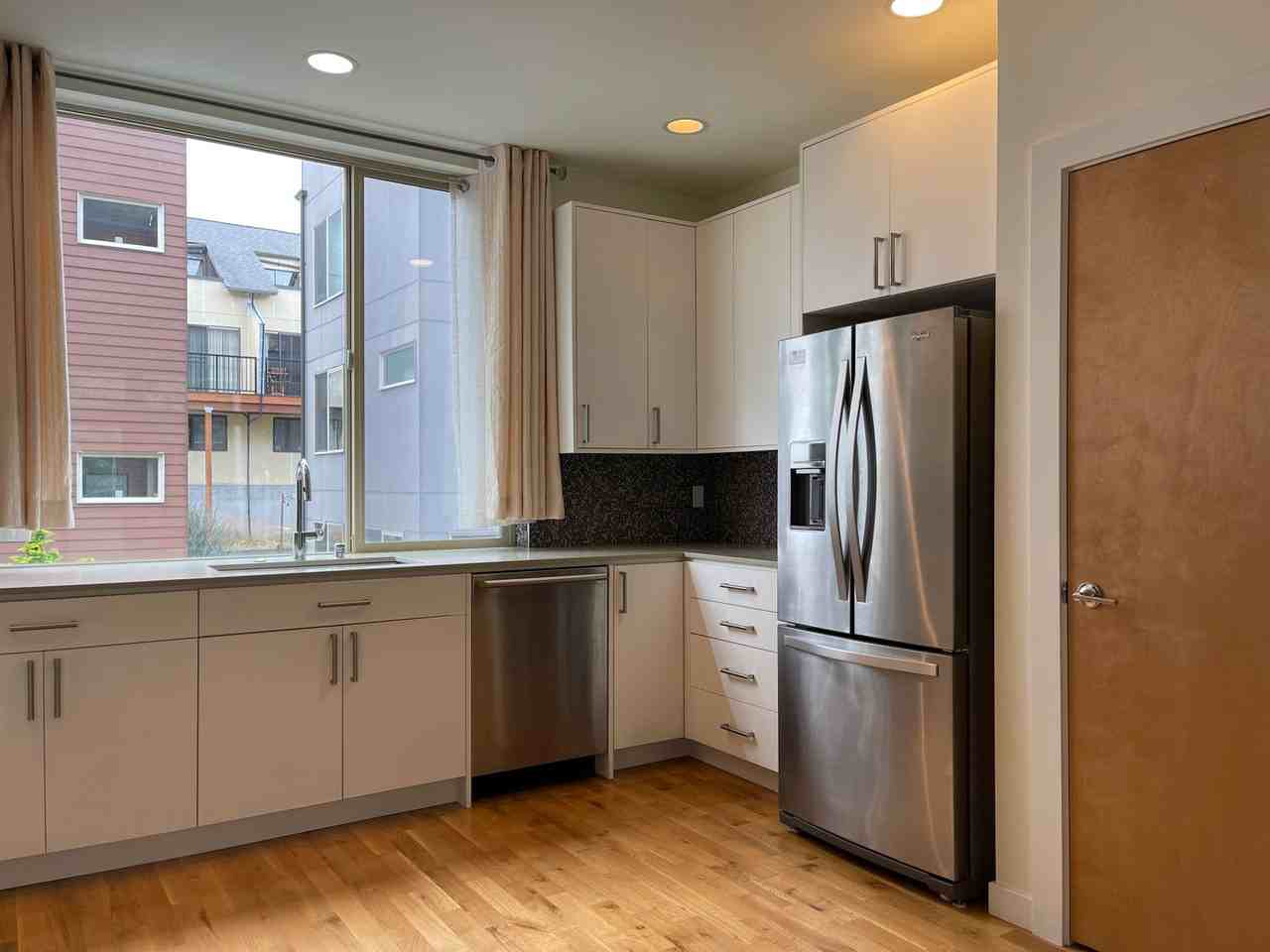 2311 48th Ave Sw - Photo 3 of 18