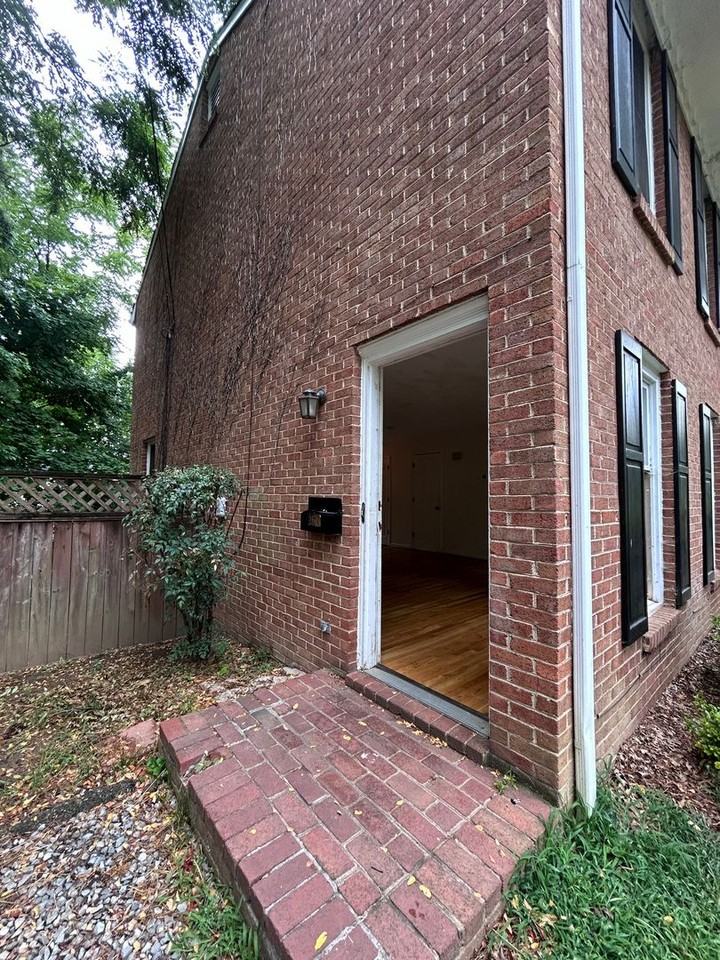 2619 Stephenson Ave Sw - Photo 2 of 28