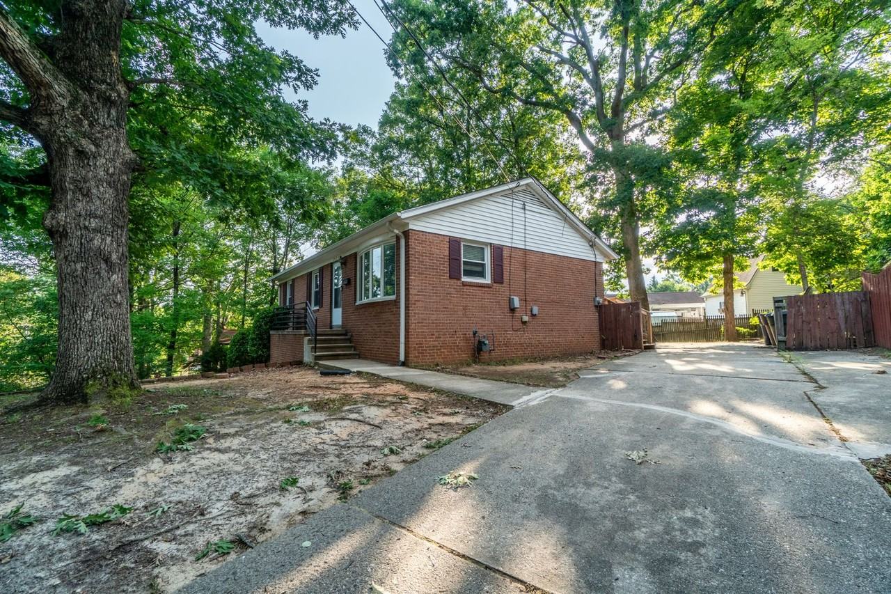 2424 New Orleans St - Photo 2 of 27