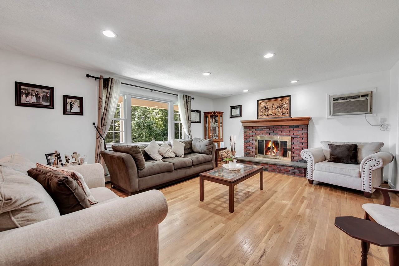 236 Concord Dr - Photo 3 of 20