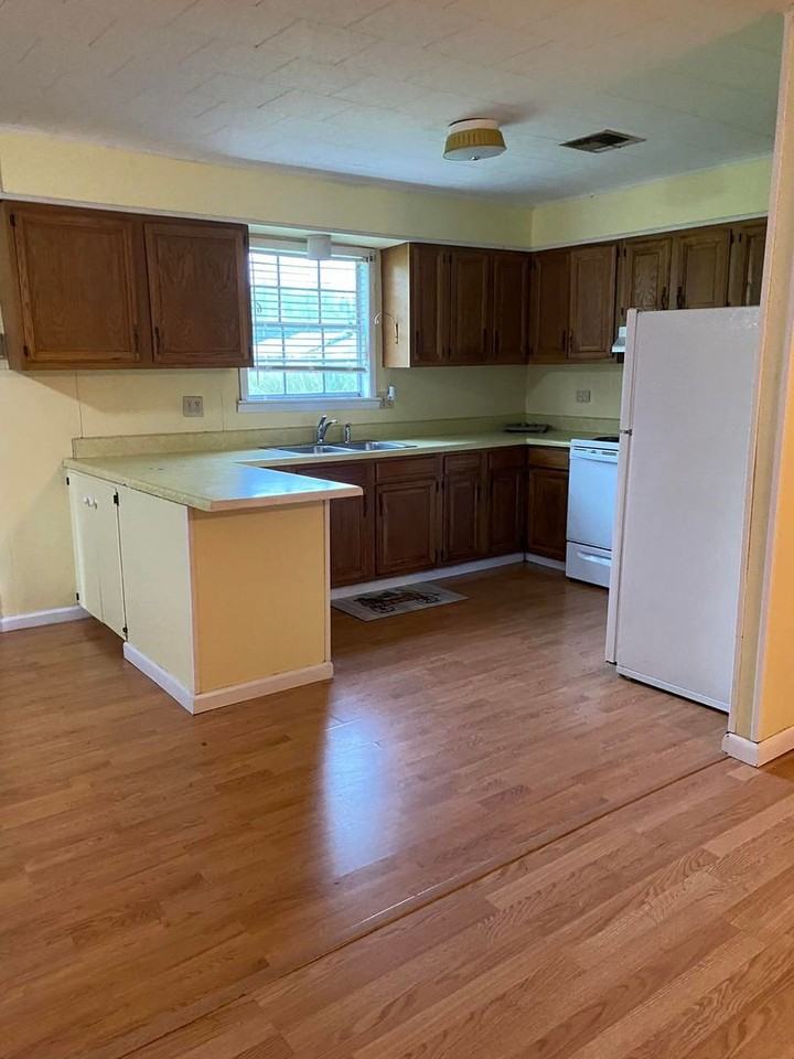 1607 Thibodeaux Rd - Photo 3 of 9